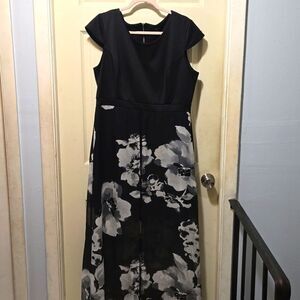FANCY FLORAL HIGH LOW DRESS BLACK AND WHITE XL SAMI & JO
